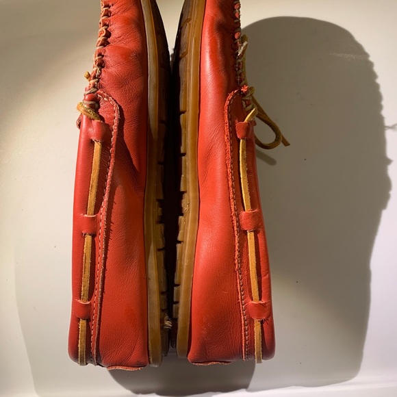 Minnetonka Red Leather Boat Driver's Moccasins Women's Size 7M Loafers - Picture 4 of 5